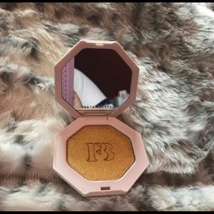Fenty Killawatt Freestyle Highlighter